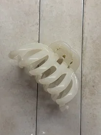 Evlove Power Hair Claw – Ivory