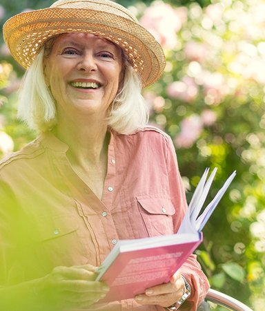 Bland skratt och tårar – här är sommarens feelgoodböcker