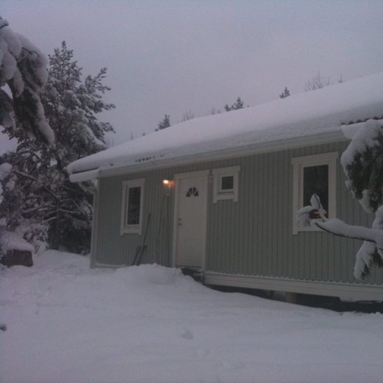 Small single entry shed