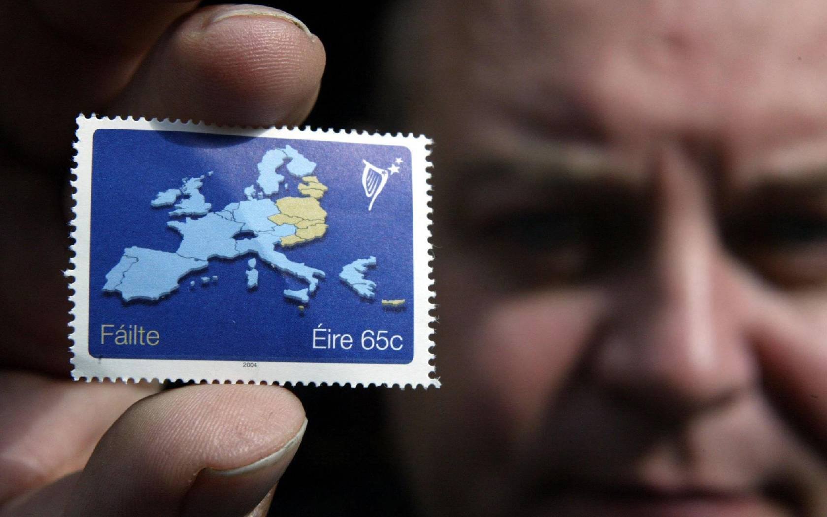 EU enlargement commemorative stamp produced by Ireland.