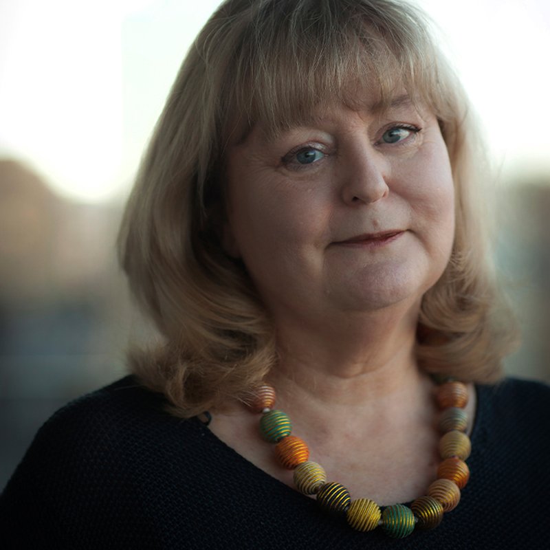 Jo Salmson: När jag var liten var min värld fylld av böcker