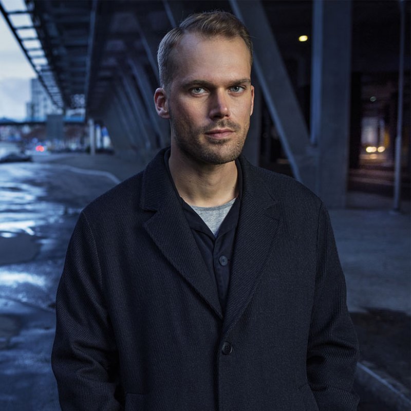 Se debutanten Victor Pavic Lundberg berätta mer om 