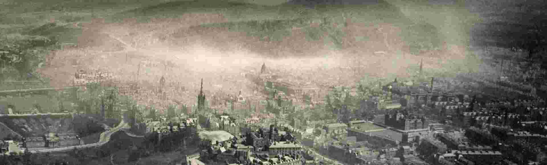 An aerial photo of Edinburgh taken by Alfred Buckham in 1920.