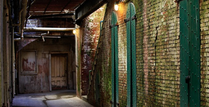 Alcatraz– originalet ligger på en ö utan San Fransisco. Det kalla omgärdande vattnet med starka strömmar gjorde det extra rymningssäkert. 