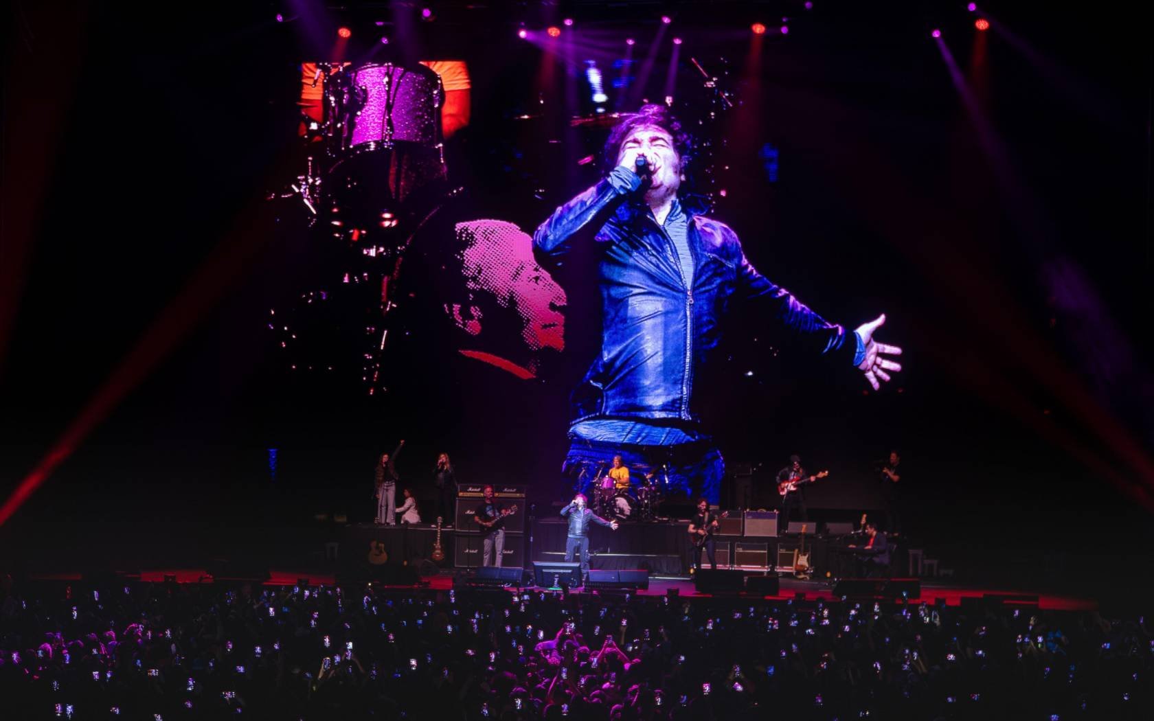 The President of Argentina takes to the stage.