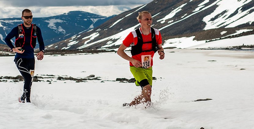 Sporttävlingar i fjällen är en av de starkaste trenderna inom fjällturism. Här några av deltagarna i årets Keb Classic – ett maratonlopp runt Kebnekaisemassivet . Foto: STF Kebnekaise 