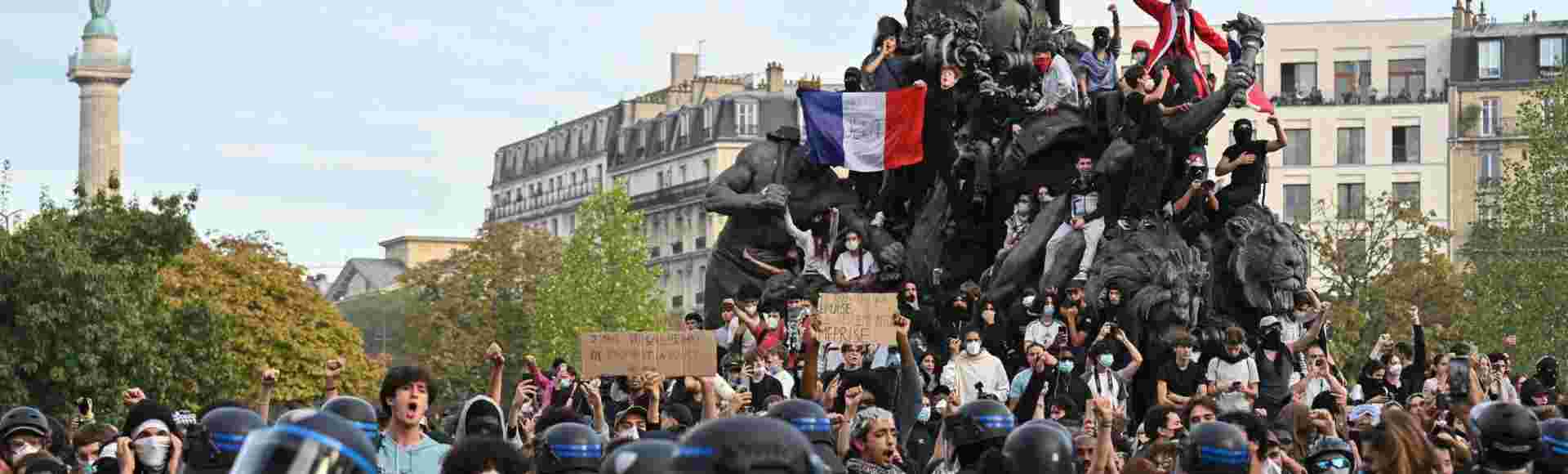 High school pupils occupy the statue in Place de la Nation in Paris.
