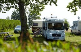 Höjd skatt på husbilar kan bromsa campingens tillväxt