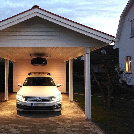 Carport med förråd