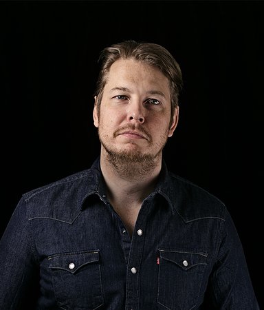 Är Fredrik Backman Sveriges hemligaste författare?