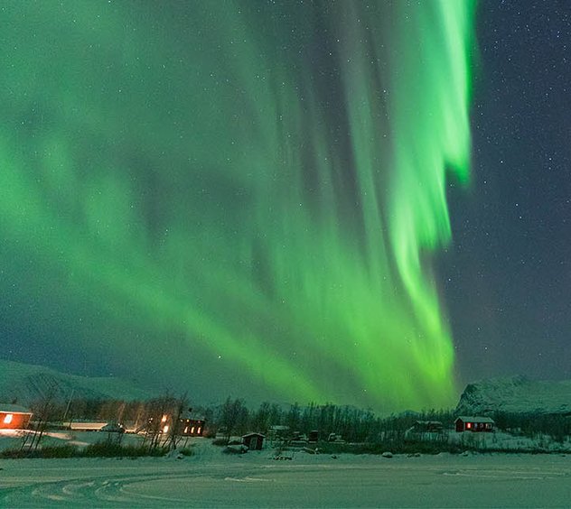 Norrskenstur med samisk middag i Nikkaluokta.