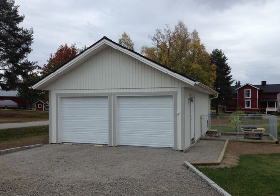 Simple but effective light tone dual garage