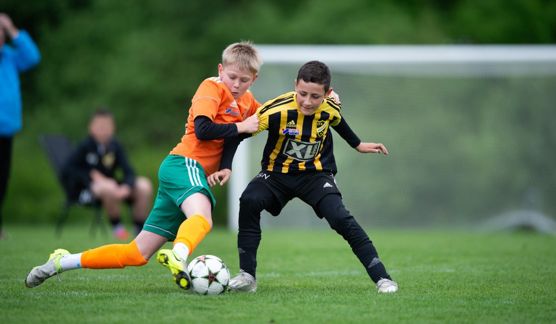 Fotbollspojkar dominerar svensk idrott