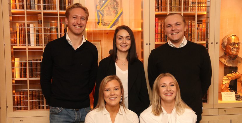 Här är det svenska laget som ska tävla i EMCup i Nederländerna, från vänster: Christoffer Sörensson Wattrang, Louise Ahlroos, Folke Ununger, Linnea Björk och Hedda Aggebrant. Foto: Restaurang- och hotellhögskolan i Grythyttan.