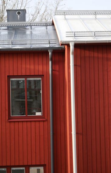 Husen i Smedjan i Källberga växer fram under bygge