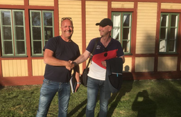 Pelle Lydmar ger sig ut i skärgården