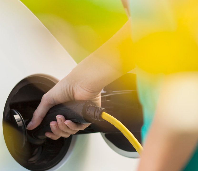 Solving the new Chicken-and-Egg Dilemma of EV Charging – And why Energy Management is the Missing Link