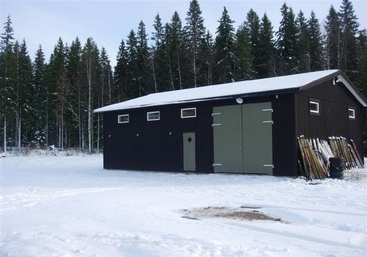 Tall with huge entry winter barn