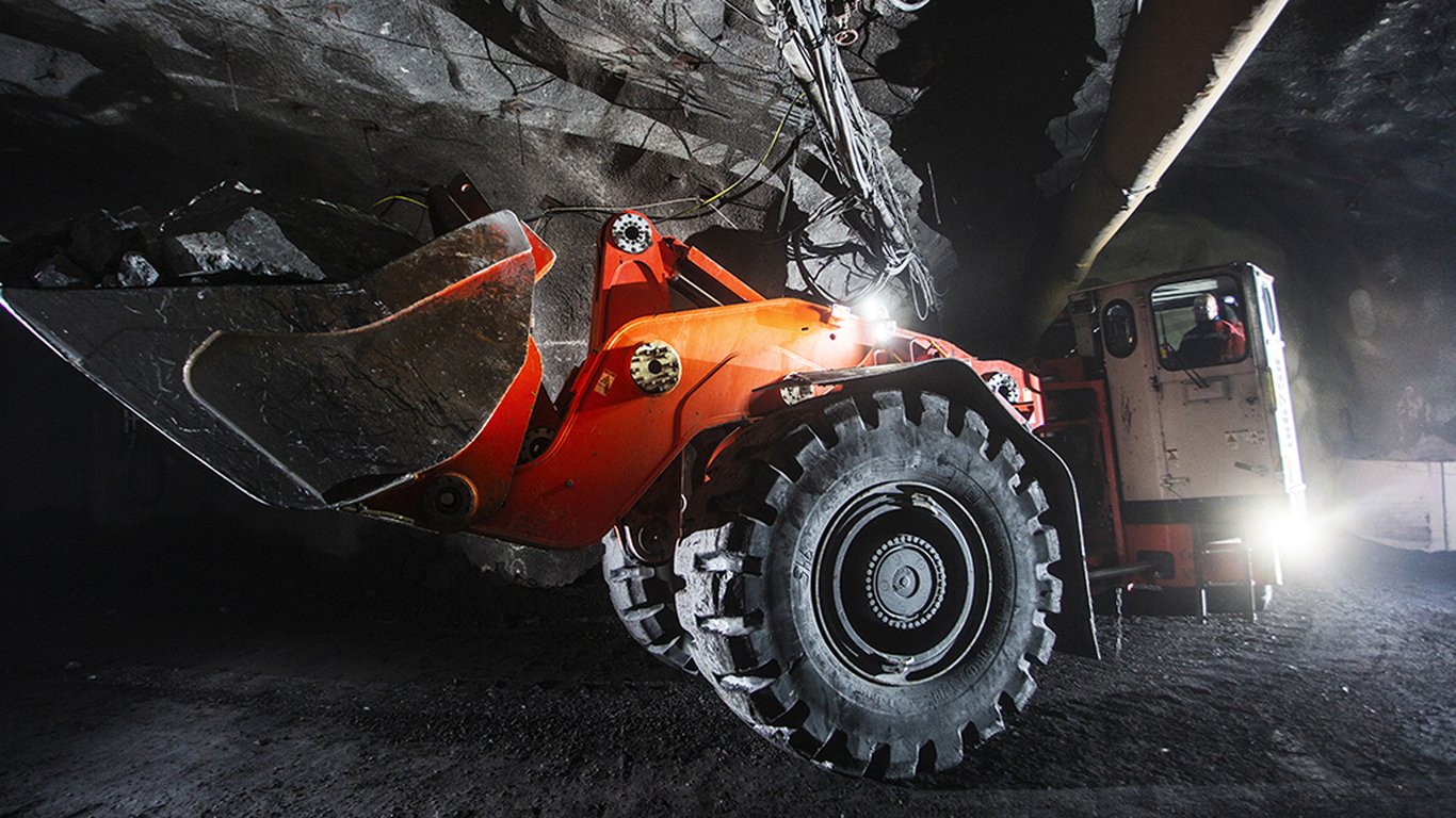 <p>Toro LH625iE is the largest of Sandvik’s cable-electric loaders and it has a 25-tonne payload capacity.</p>
