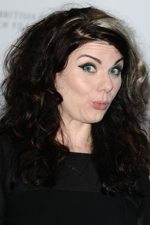 ”Feminism is not about burning penises” – 7 klockrena citat av Caitlin Moran