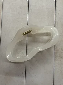 Evlove Wave Hair Claw – Ivory