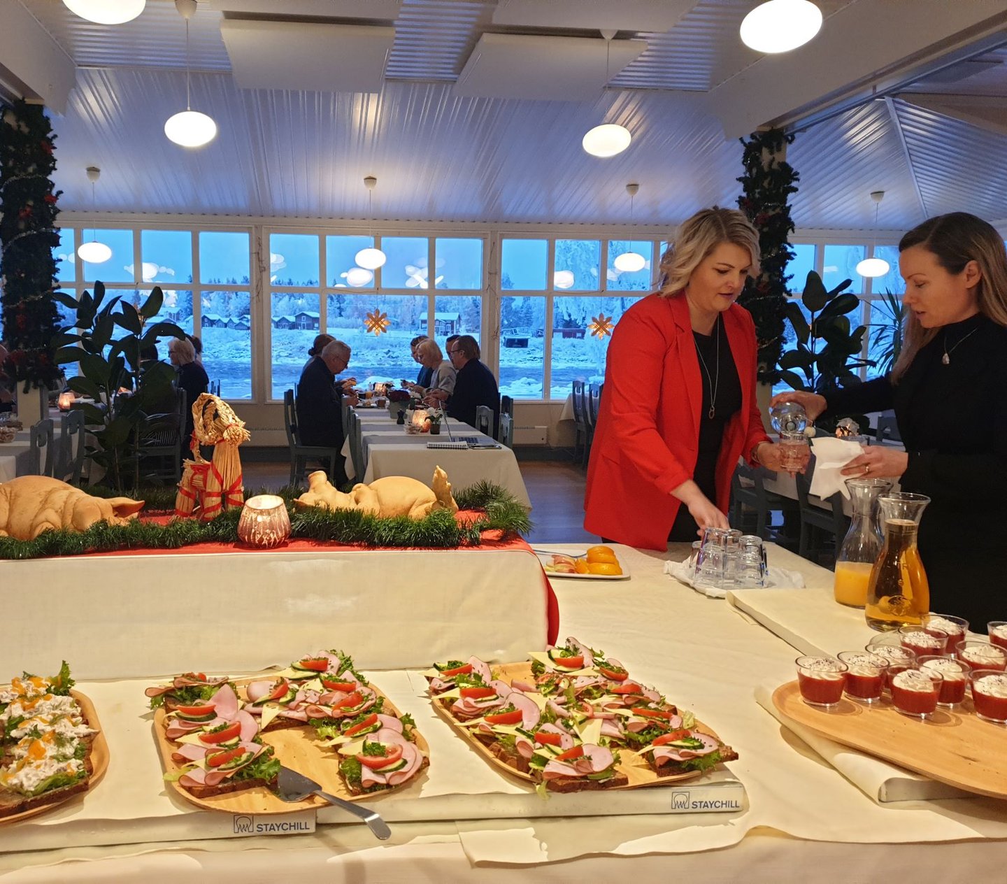 Konferens fika i restaurangen. 