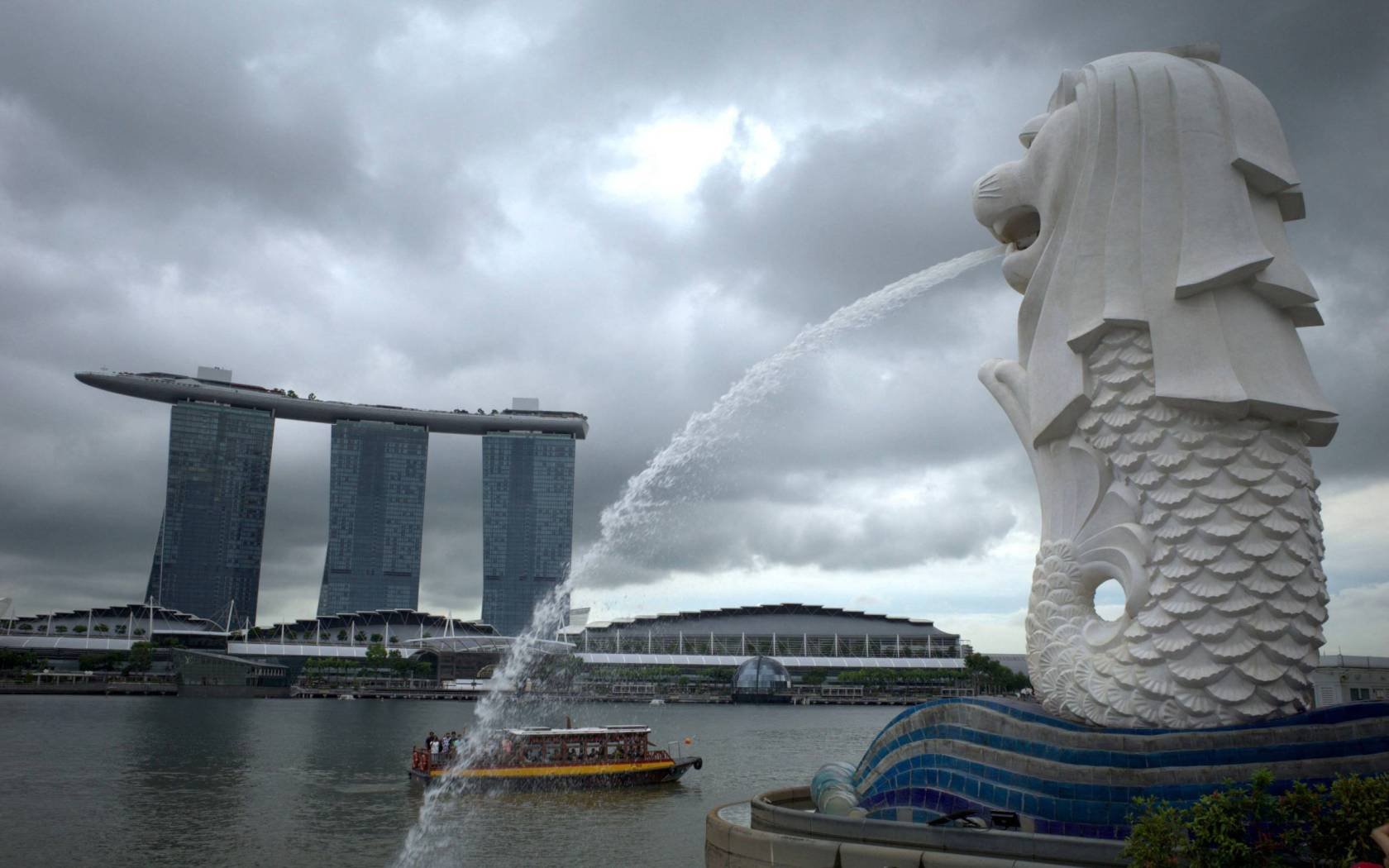 Merlion Park, a famous Singapore landmark.