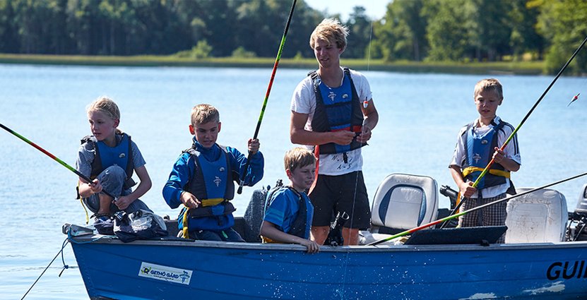 Fiskeskola på Getnö Gård som ligger mitt i sjön Åsnen. Foto: hans Runesson 
