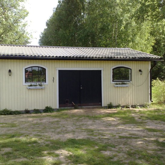 Cream colored smaller stable