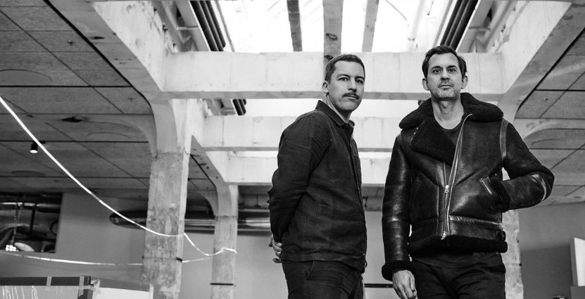 Albin Wessman tillsammans med kollegan Adam Dahlberg.  Foto: Pressbild