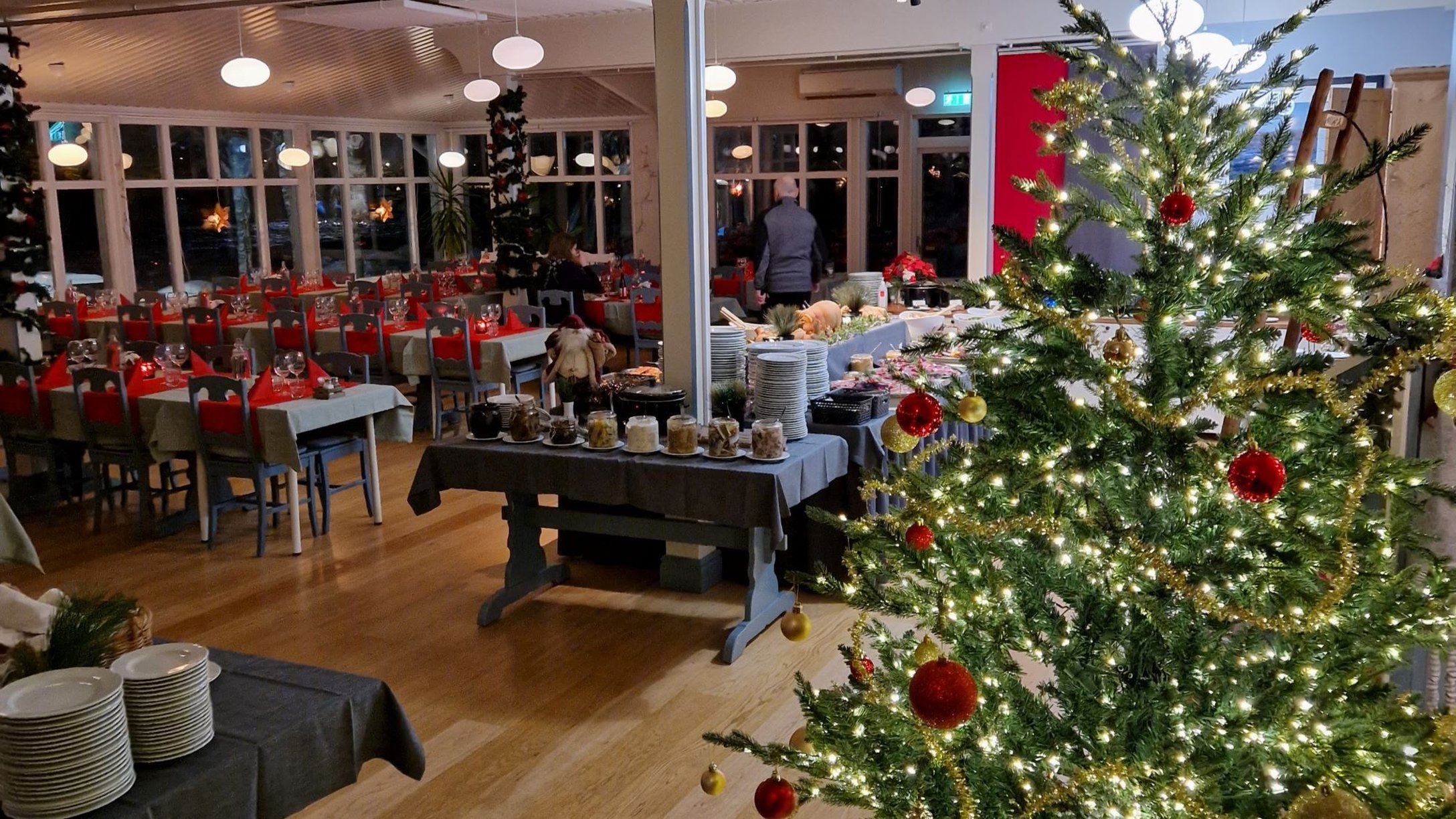 Mysig restaurang vid jultid i Kukkolaforsen