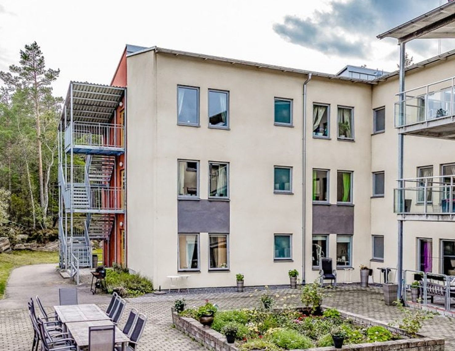 Hebas samhällsfastighet Krusmyntan 2 i Tyresö, Krusmyntans äldreboende drivs av Vardaga