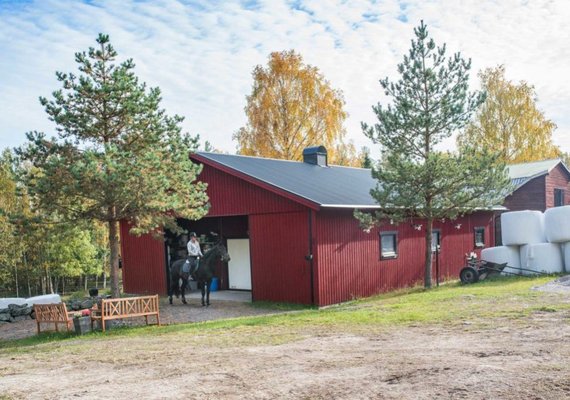 Häststall med fyra boxar