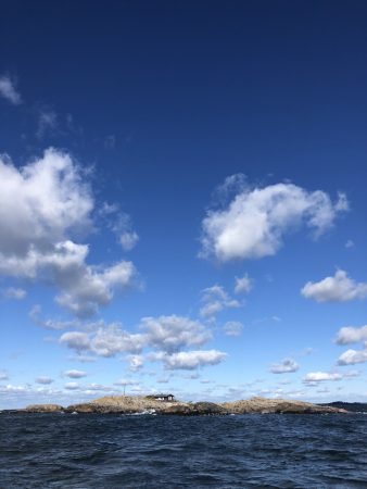 Klovharun, sedd från fastlandssidan