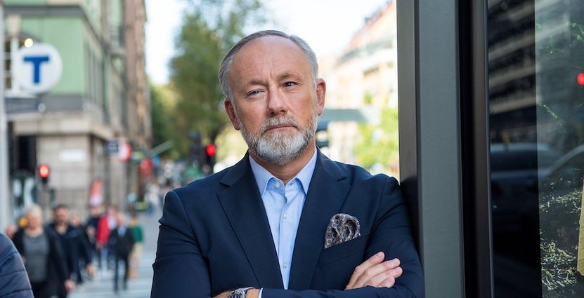 Jonas Siljhamar välkomnar beskedet om sänkt gräns för omställningsstödet, men vill se fler åtgärder. 