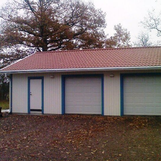 Garage med portar på långsidan