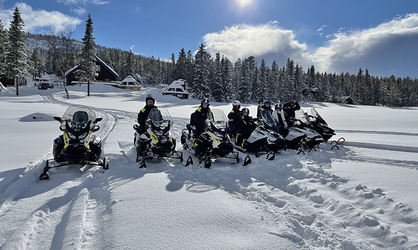 Snowmobile tour in Kiruna with Paradise Lapland