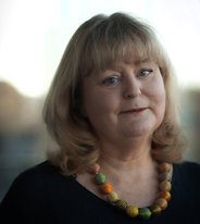 Jo Salmson: När jag var liten var min värld fylld av böcker