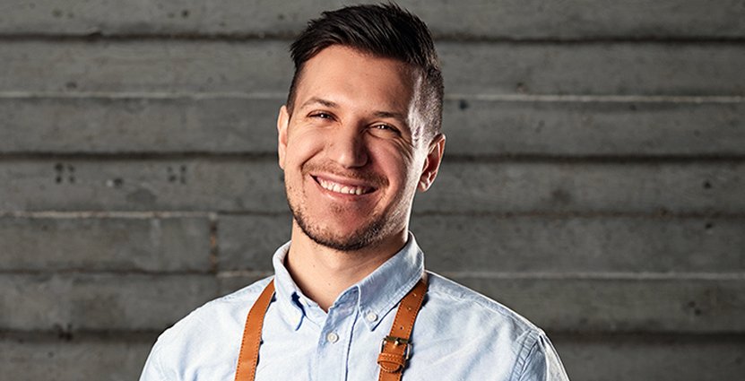 Syriske Njem Hatom har blivit en viktig del av teamet på restaurang Smak i Malmö. 