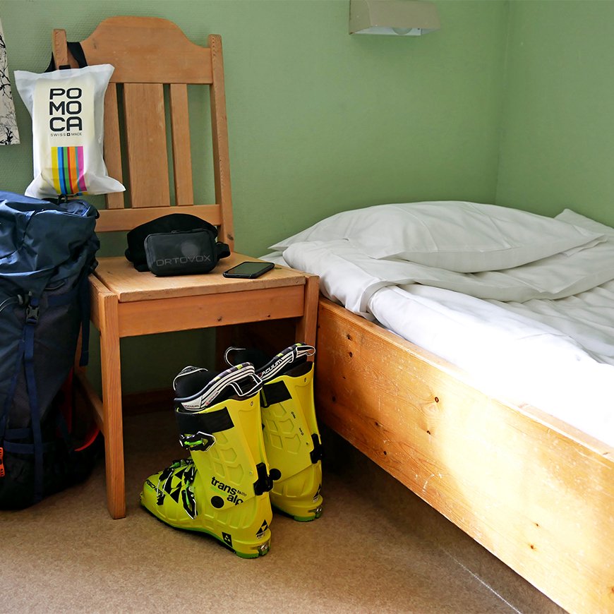 packning bredvid s&auml;ng
