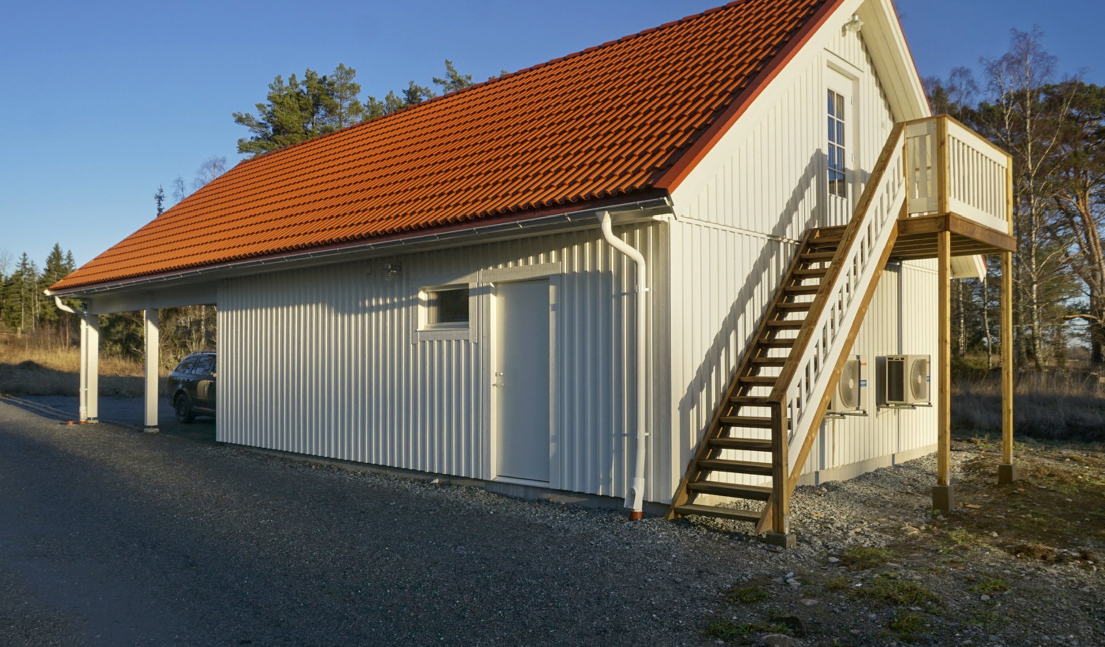 Wideblomska garaget med carport