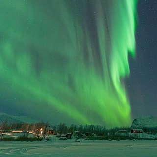 Norrskenstur med samisk middag i Nikkaluokta.
