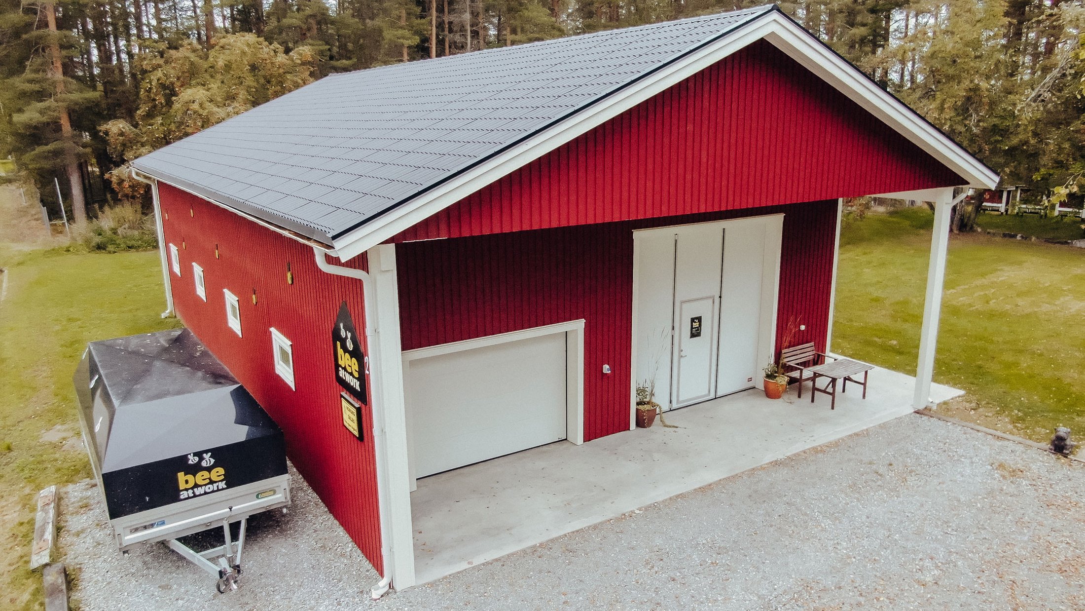 Maskinhall med extra takutsprång