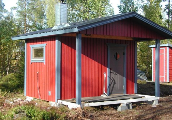 Small scale shed with mini porch