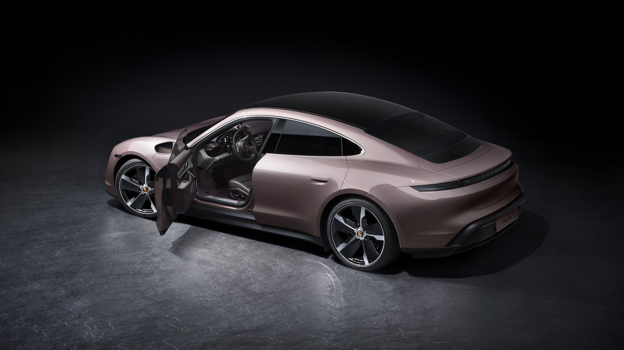 Taycan_Basis_4_2021_Foto_Porsche
