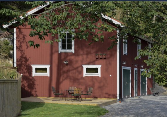 Massive 2-floor garage and live solution