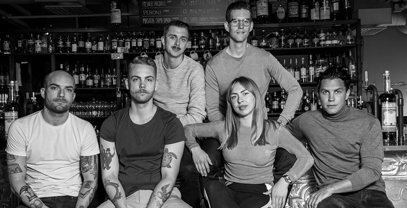 Barteamet på Linje Tio. Krögaren Andreas Bergman, längst till vänster, med sina kollegor. 