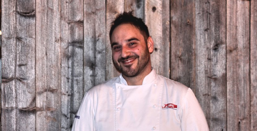 Georgios Stamatakis från Kreta hjälper Hotell Laponia att klara trycket under högsäsong. 