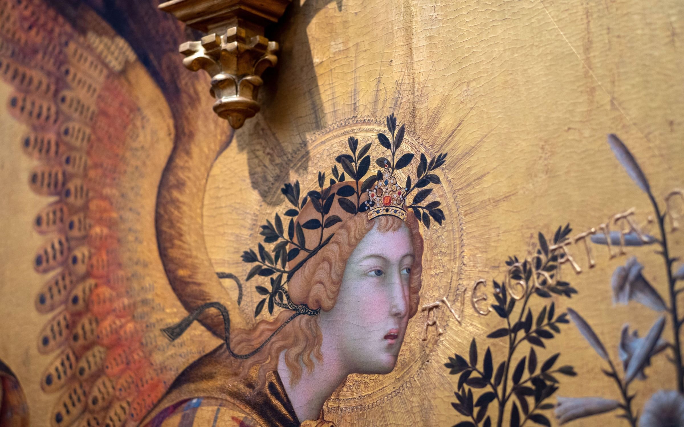 Detail of the Angel Gabriel from the Annunciation by Simone Martini & Lippo Memmi, altarpiece, 14th century, Uffizi gallery