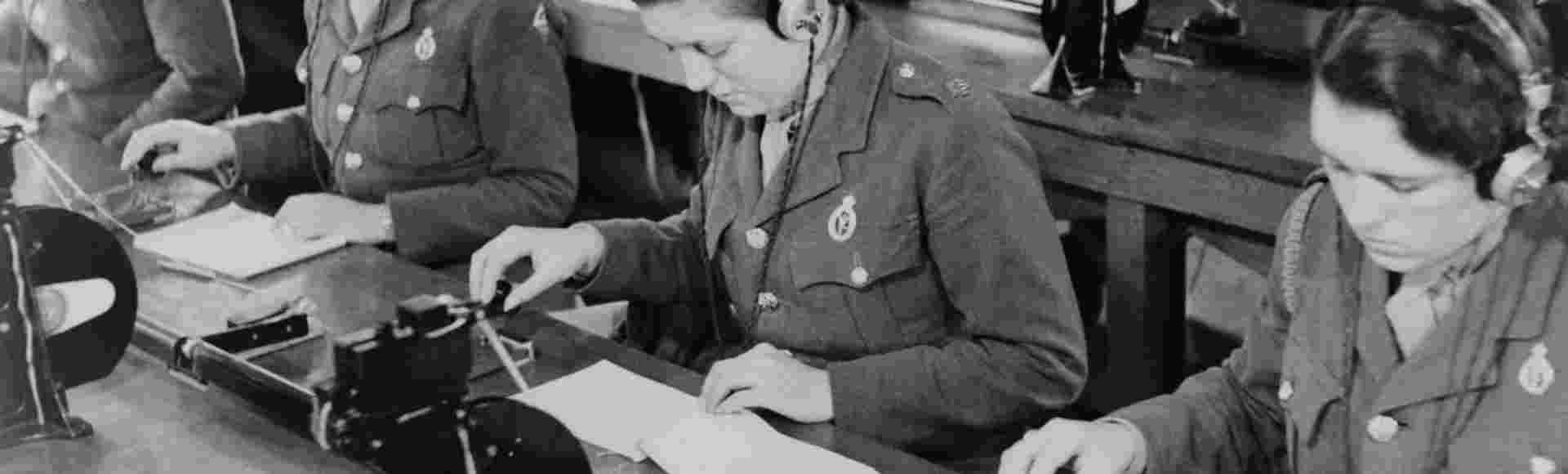 British enlisted women learning Morse code in classroom. 1942. World War.